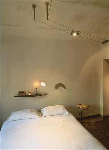 Vicolo Del Pozzo Hotel Barolo Bagian luar foto
